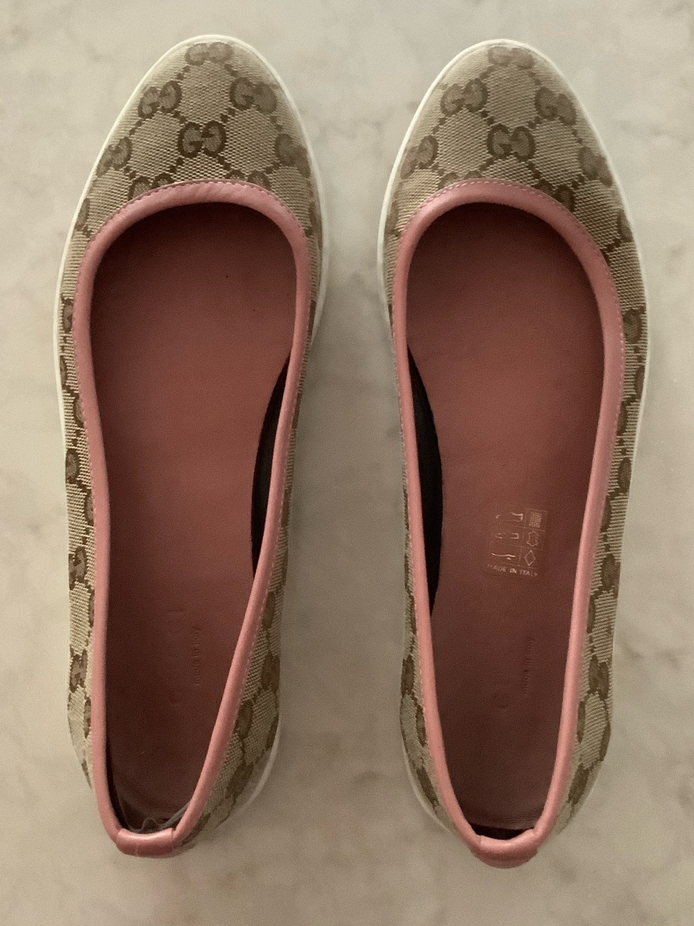 Gucci Beige GG Canvas Ballet Flats with Pink Trim size 37